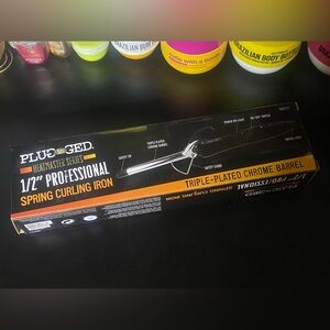 NIB Plugged In Heatmaster Series 1/2” Professional Spring Curling Iron